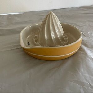 Mason Cash ceramic reamer juicer cream yellow